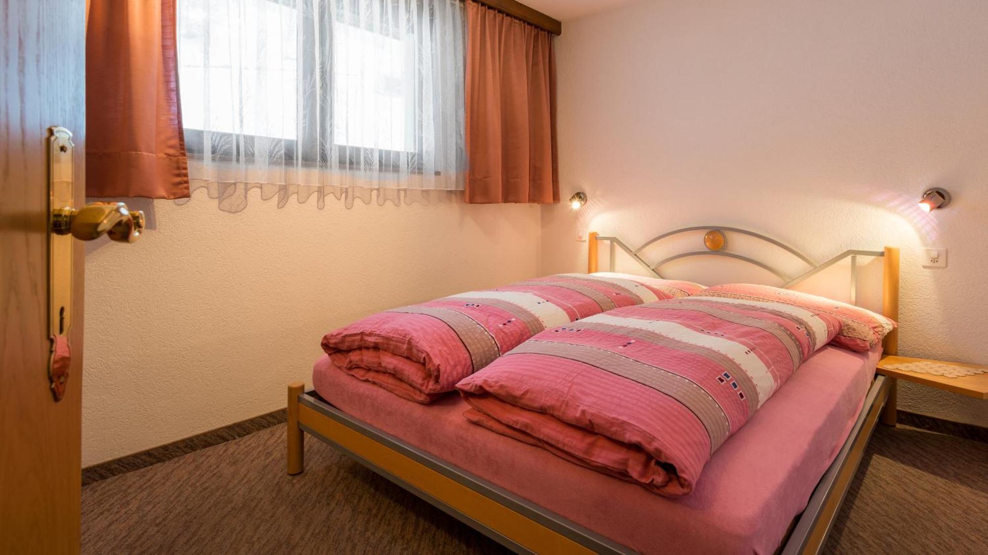 Ferienhaus Adonis Saas-Grund Phòng bức ảnh